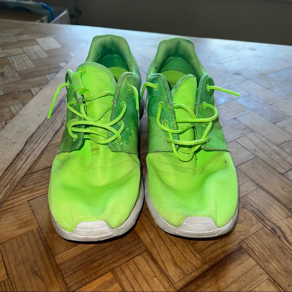 Nike Womens Roshe One electric green White Running Shoes Size US womens 9.5 - Picture 4 of 6